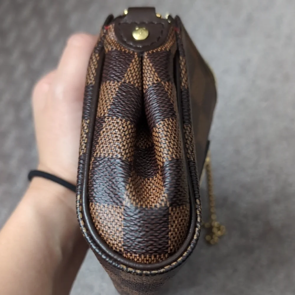 Louis Vuitton Brown Checkered Clutch with Gold Chain - Picture 9 of 16